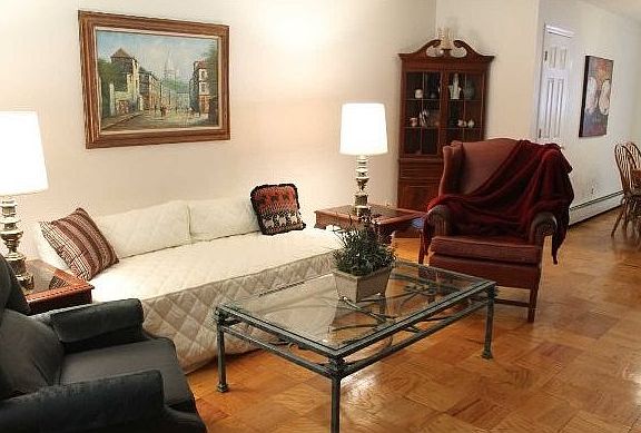4th image of 8 Harbour Ln APT 2A
