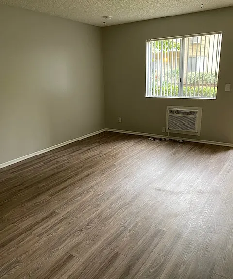 Wysteria Apartments — Photo 11