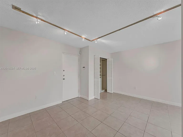 9420 W Flagler St #312 — Photo 8