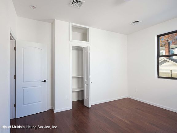 5th image of 179 McClean Ave #2R