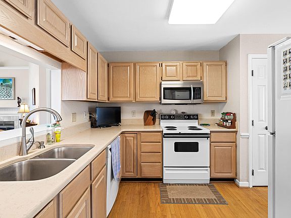 4th image of 17 Renwick Ct