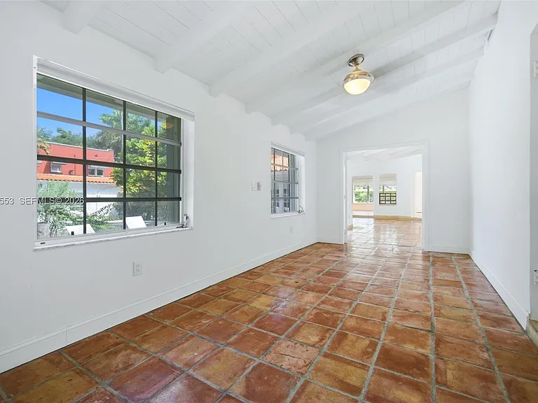 2300 S Miami Ave — Photo 16
