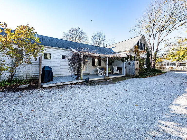 415 Barlows Landing Rd — Photo 8