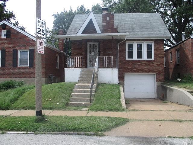 1st image of 5928 Dressell Ave
