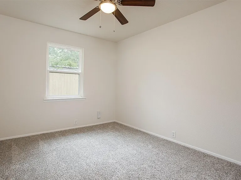 5022 Donnelly Ave — Photo 15