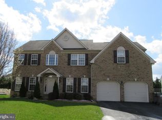 6 Blackbird Ct, Newark, DE 19702