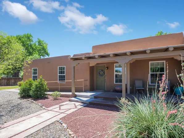 10 Shadows Dr, Los Lunas, NM 87031