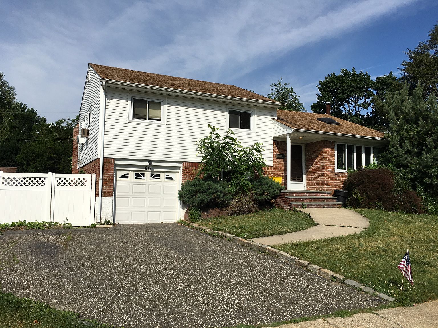 217 Floral Ave, Plainview, NY 11803 Zillow