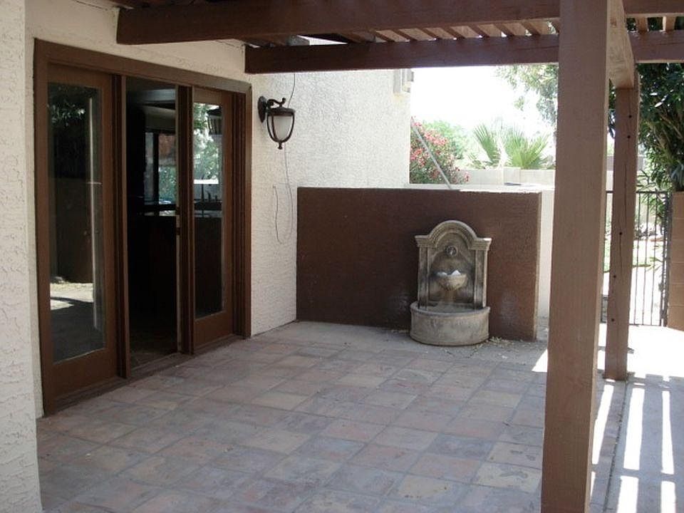Patio (w. Side)