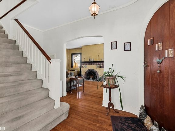 3rd image of 38 Hillside Ave