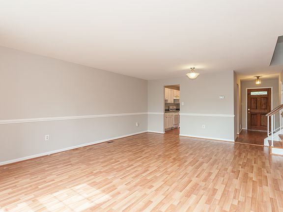 3rd image of 7407 Duddington Dr