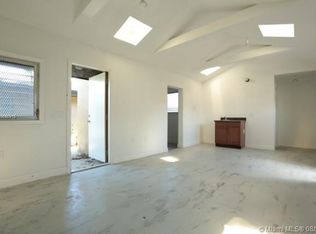118 NW 24th St #1, Miami, FL 33127