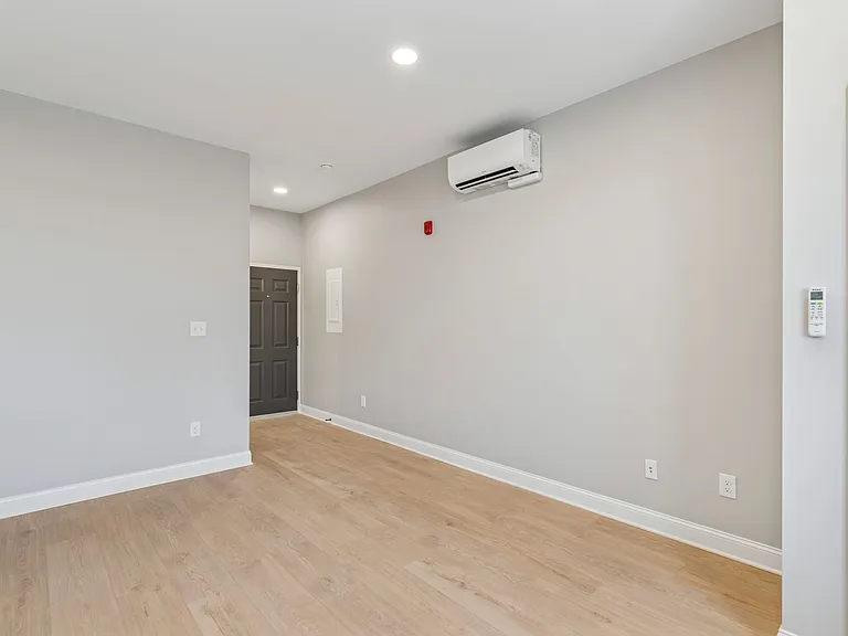 119 Main St — Photo 5