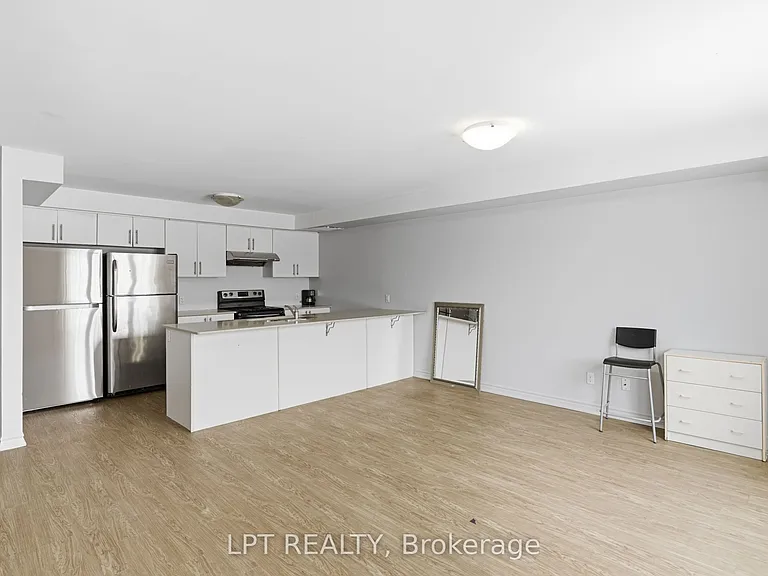 244 Penetanguishene Rd #4 — Photo 3