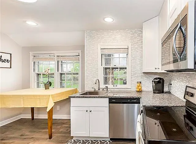 7933 Jefferson St — Photo 24