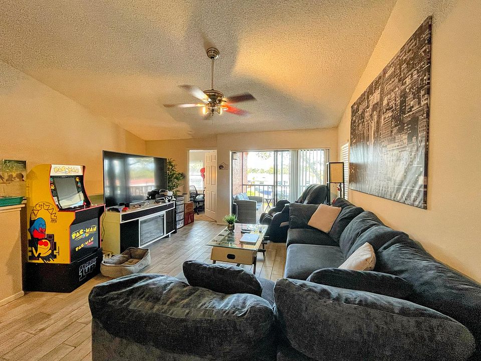 1st image of 5592 Baywater Dr
