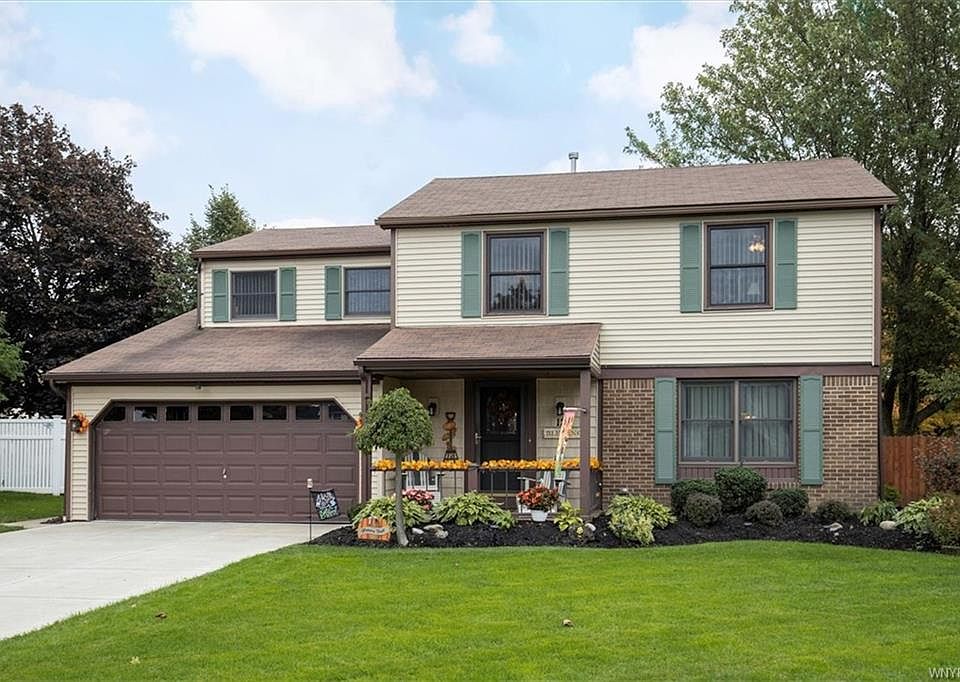 1st image of 12 Ravenwood Dr
