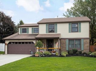 12 Ravenwood Dr, Lancaster, NY 14086