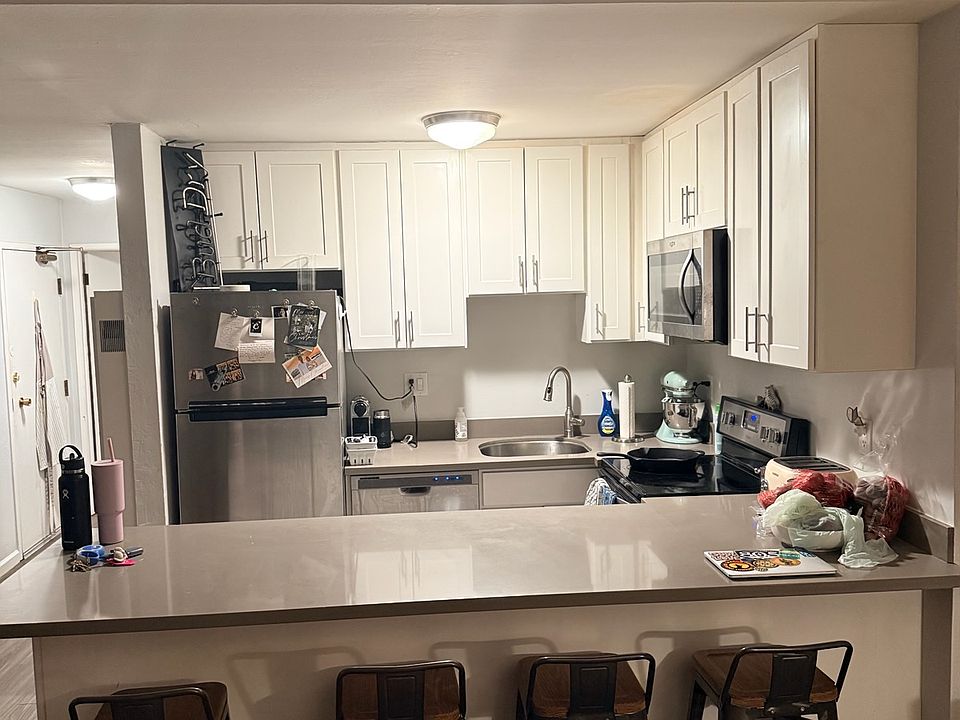 1st image of 815 Burnett Ave APT 3