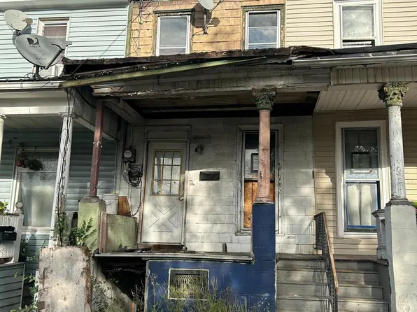 319 S Market St, Shamokin, PA 17872