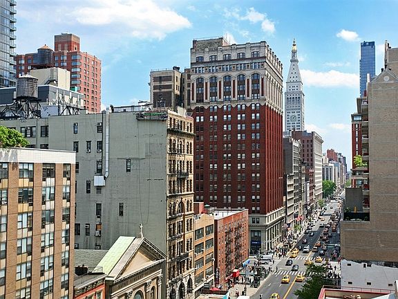 3rd image of 148 W 23rd St #89K