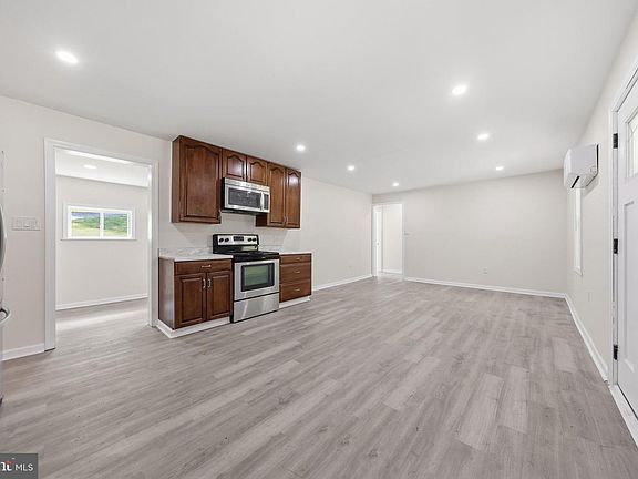 5th image of 12528 Seavolt Rd
