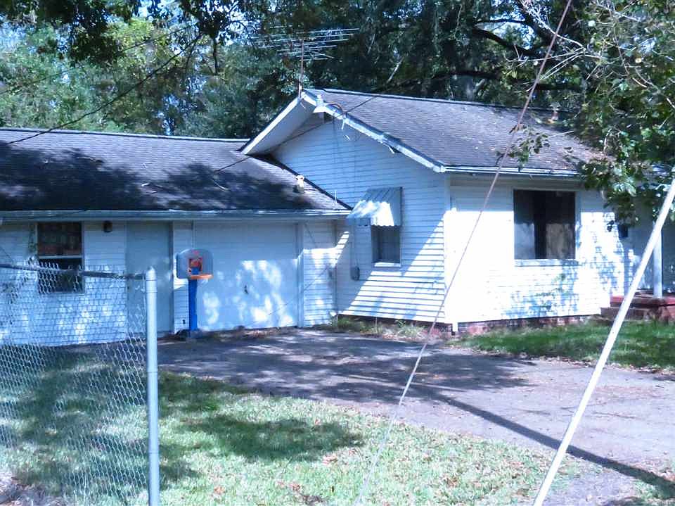2nd image of 680 Anchor St