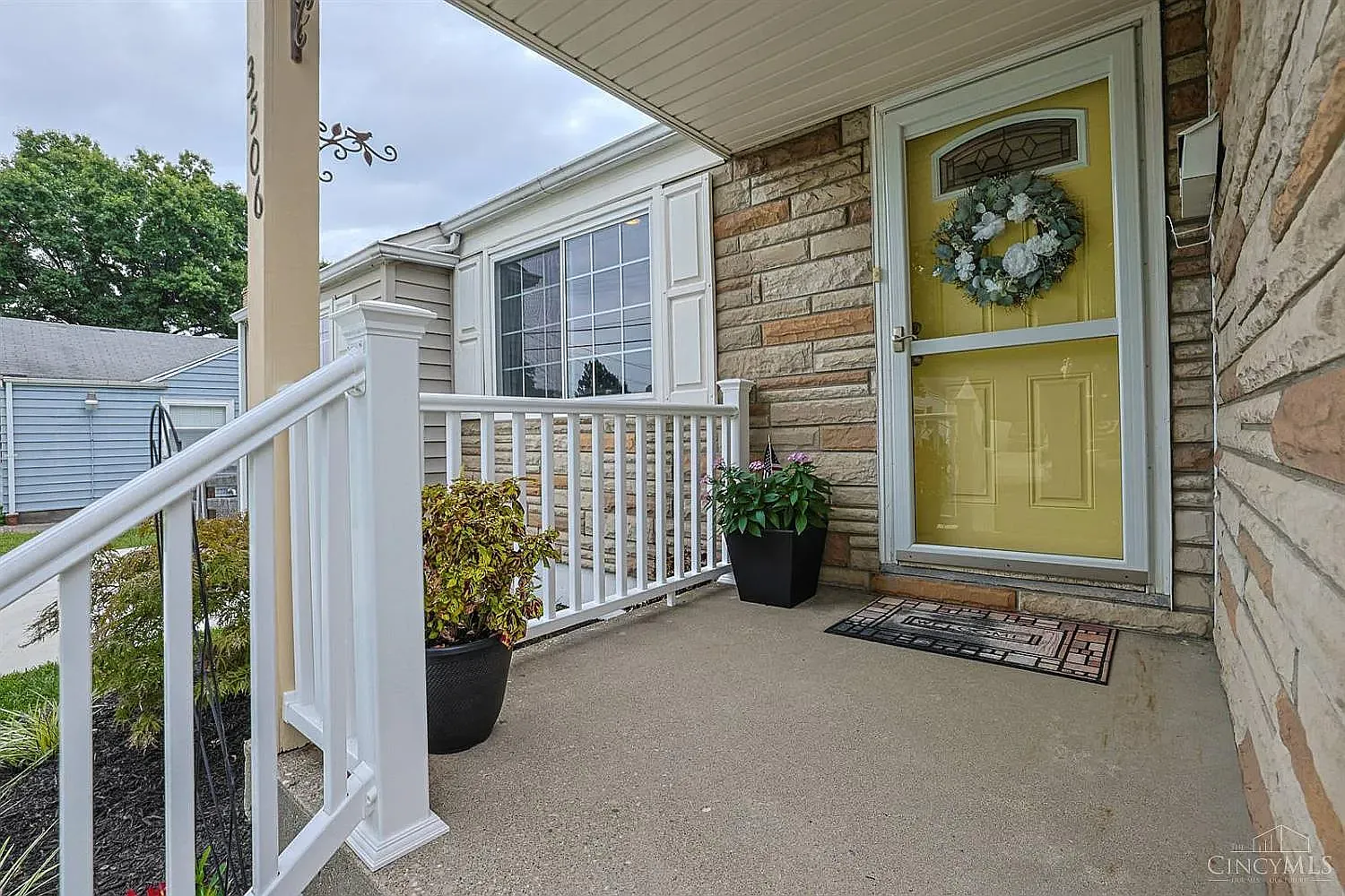 3 bed, 1499 sqft, $1,975 — Photo 3