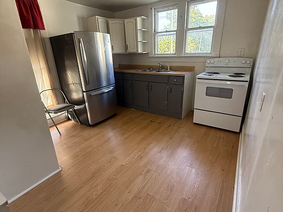 3rd image of 234 Home Ave