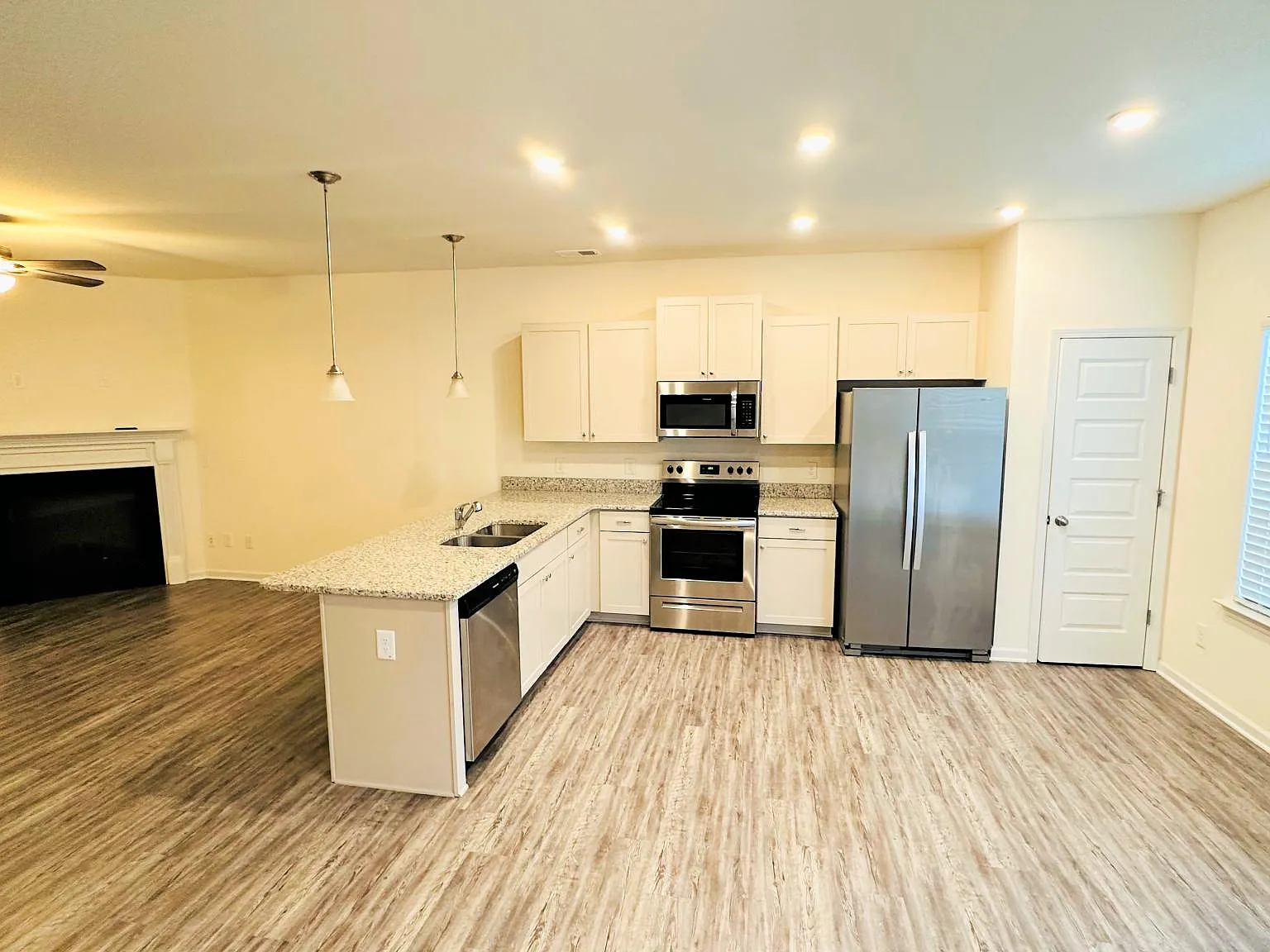 212 Centennial Cir — Photo 2