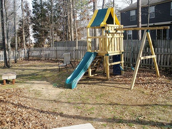 3rd image of 108 Norham Dr