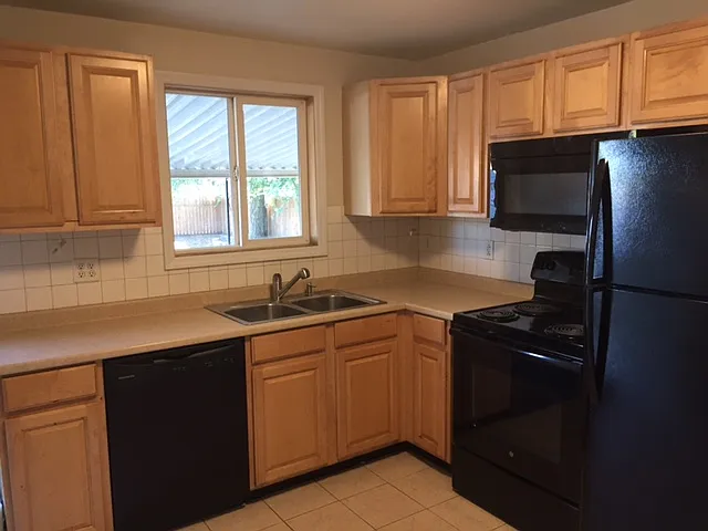 1223 W Dalke Ave — Photo 5