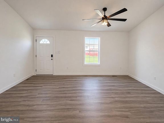 2nd image of 300 E 11th Ave