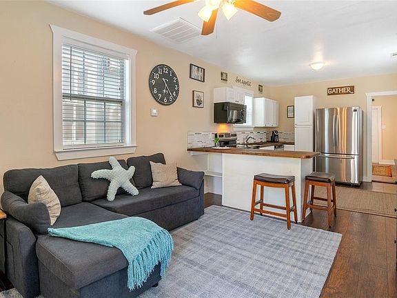 4th image of 2713 Avenue P 1/2