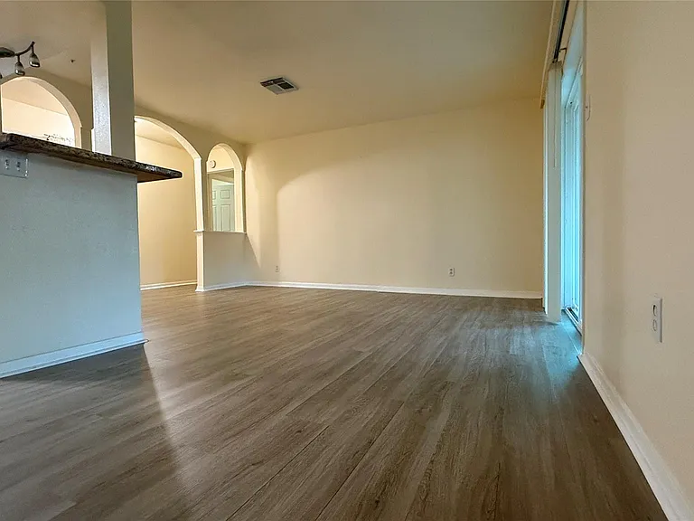 7107 Sawmill Trl — Photo 6