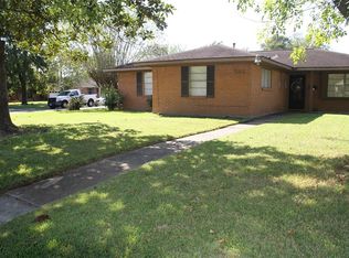 204 Hummingbird Ct, Pasadena, TX 77502