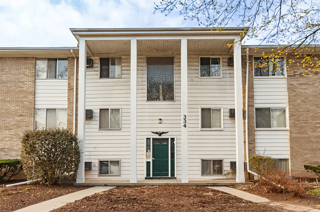 Hillsdale Apartments — Photo 2