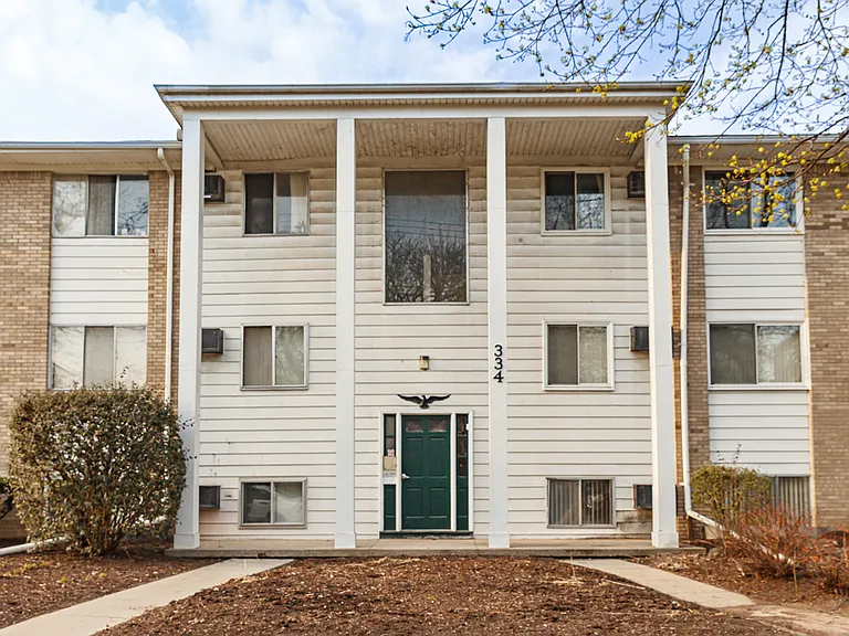 Hillsdale Apartments — Photo 2