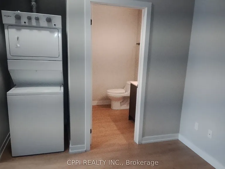 140 Simcoe St #310 — Photo 4