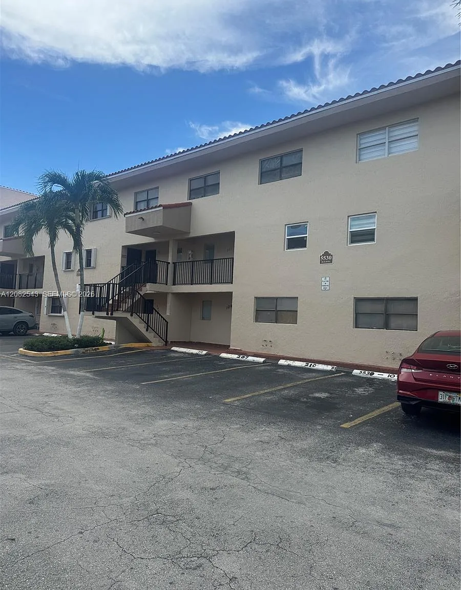 Vista Alegre Townhomes Co — Photo 4