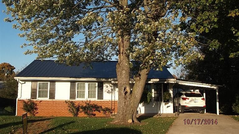 2nd image of 106 Evergreen Cir