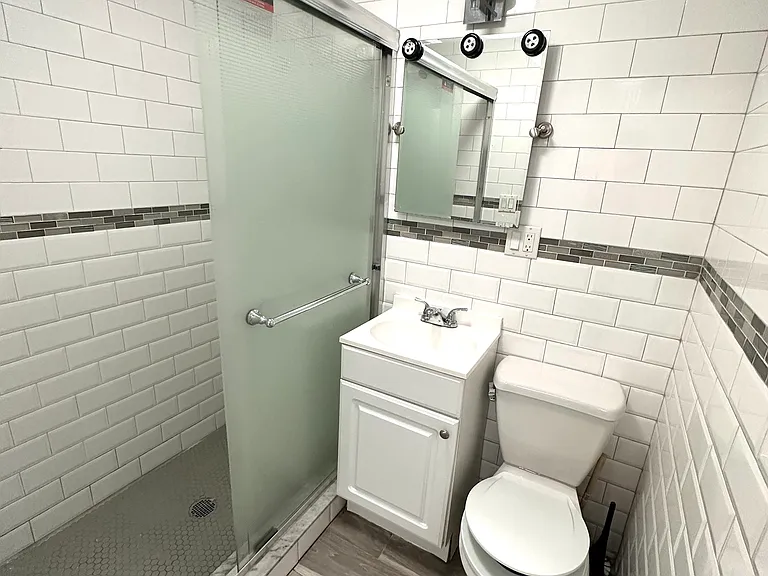 320 E 6th St #CH — Photo 12