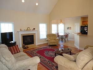 4th image of 8823 Brookhaven Dr