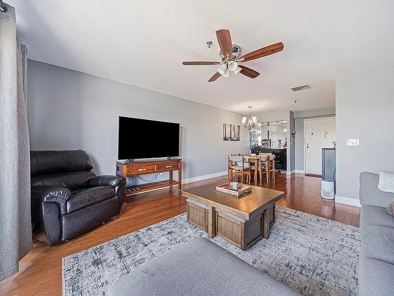 500 Washington St #602 — Photo 4