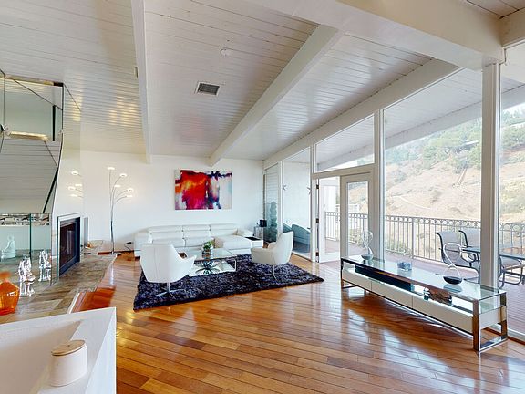2nd image of 10090 Cielo Dr