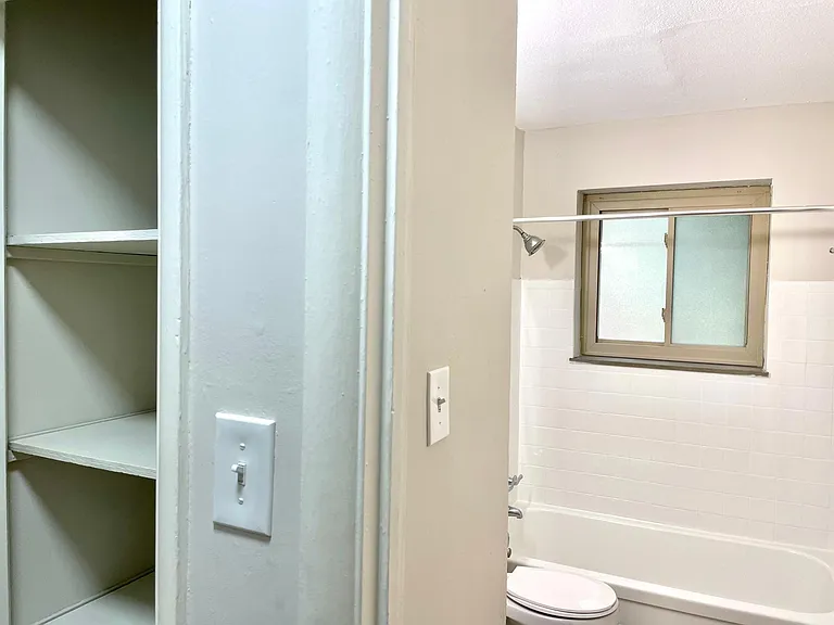 3217 Russell Blvd #6 — Photo 6