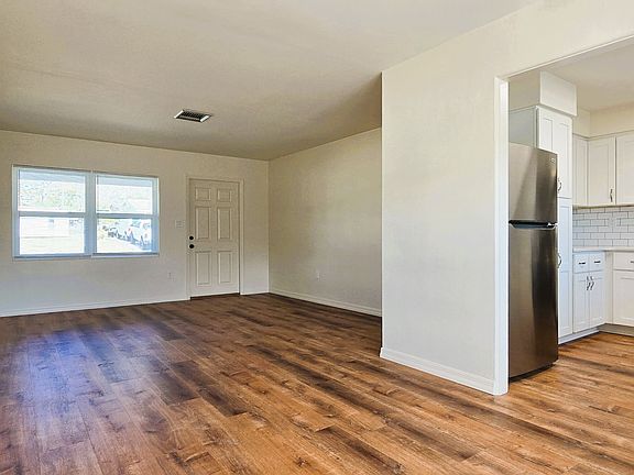 4th image of 706 Wildabon Ave