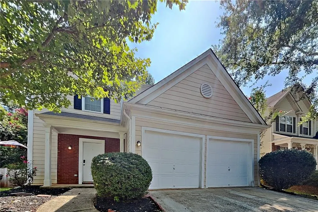 3 bed, 2.5 bath, 1976 sqft, $2,340 — Photo 1