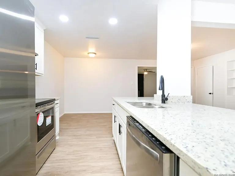5915 Gabor Dr — Photo 6