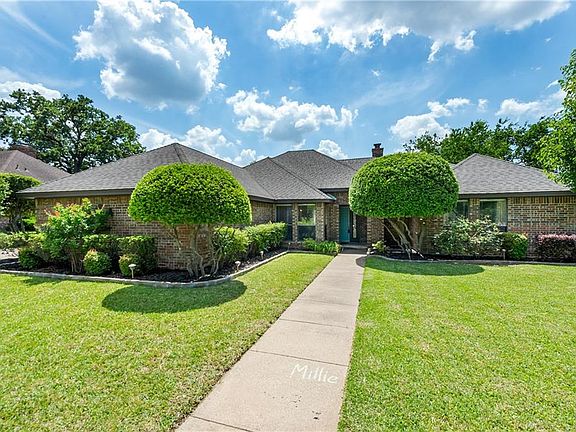 5th image of 11 Creekmere Dr
